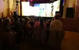 Wycieczka przedszkolak&oacute;w i klas I-III PSP w Godowie na spektakl "Jaś i Małgosia" 3