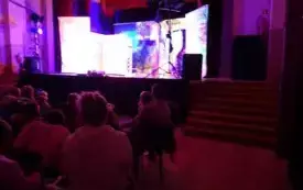 Wycieczka przedszkolak&oacute;w i klas I-III PSP w Godowie na spektakl "Jaś i Małgosia" 4
