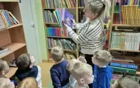 Przedszkolaki, Kicia Kocia i szkolna biblioteka 3