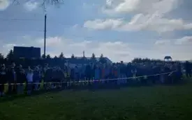 Mistrzostwa Gminy Pawł&oacute;w w biegach przełajowych 17