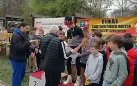 Medale uczni&oacute;w z Chybic na Mistrzostwach Wojew&oacute;dztwa w biegach przełajowych 2