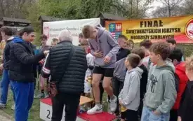 Medale uczni&oacute;w z Chybic na Mistrzostwach Wojew&oacute;dztwa w biegach przełajowych 3