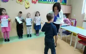 Tradycje wielkanocne w przedszkolu w Chybicach 6