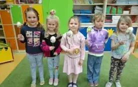 Tradycje wielkanocne w przedszkolu w Chybicach 26