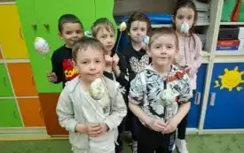 Tradycje wielkanocne w przedszkolu w Chybicach 28