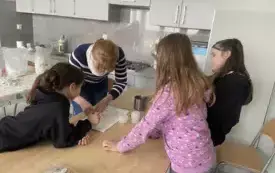 Wielkanocne warsztaty plastyczne w PSP Jadowniki 11