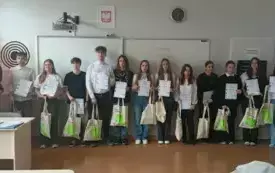Finalistki Wojew&oacute;dzkiego Konkursu Ortograficznego z PSP w Godowie 1