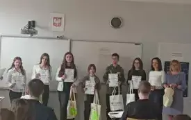 Finalistki Wojew&oacute;dzkiego Konkursu Ortograficznego z PSP w Godowie 3