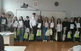 Finalistki Wojew&oacute;dzkiego Konkursu Ortograficznego z PSP w Godowie 4