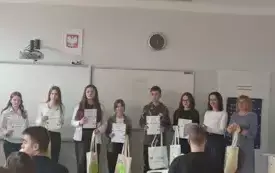 Finalistki Wojew&oacute;dzkiego Konkursu Ortograficznego z PSP w Godowie 5
