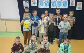 Światowy Dzień Książki w grupie 0 a i 0 b w PSP w Chybicach 7
