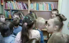 Światowy Dzień Książki w grupie 0 a i 0 b w PSP w Chybicach 13