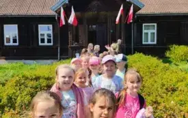 Wycieczka do lasu- sadzenie dęb&oacute;w. 24