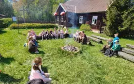 Wycieczka do lasu- sadzenie dęb&oacute;w. 29