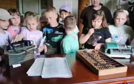 Wycieczka do lasu- sadzenie dęb&oacute;w. 30
