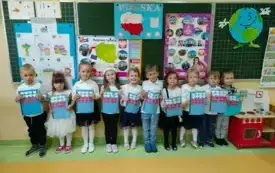 Majowe święta w przedszkolu w Chybicach 1