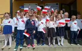 Majowe święta w przedszkolu w Chybicach 6