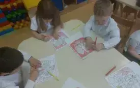 Majowe święta w przedszkolu w Chybicach 12