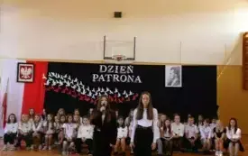 Święto Patrona w Publicznej Szkole Podstawowej im. Feliksa Szczęsnego Karnickiego w Chybicach 3