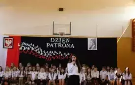 Święto Patrona w Publicznej Szkole Podstawowej im. Feliksa Szczęsnego Karnickiego w Chybicach 6