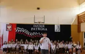 Święto Patrona w Publicznej Szkole Podstawowej im. Feliksa Szczęsnego Karnickiego w Chybicach 11