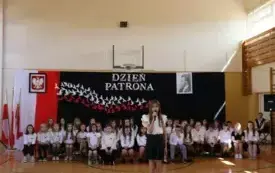 Święto Patrona w Publicznej Szkole Podstawowej im. Feliksa Szczęsnego Karnickiego w Chybicach 15