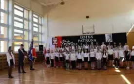 Święto Patrona w Publicznej Szkole Podstawowej im. Feliksa Szczęsnego Karnickiego w Chybicach 25