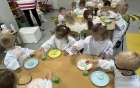Warsztaty chemiczne w oddziale przedszkolnym &ndash; magia nauki na wyciągnięcie ręki 14