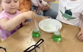 Warsztaty chemiczne w oddziale przedszkolnym &ndash; magia nauki na wyciągnięcie ręki 16