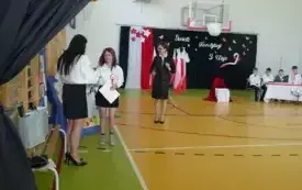 Pamiętajmy, że znajomość przeszłości jest kluczem do budowania lepszej przyszłości! 8