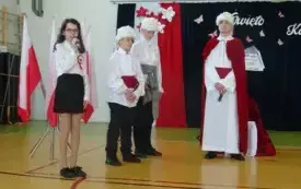 Pamiętajmy, że znajomość przeszłości jest kluczem do budowania lepszej przyszłości! 40