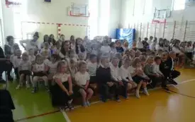 Pamiętajmy, że znajomość przeszłości jest kluczem do budowania lepszej przyszłości! 50