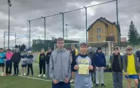 Gminne zawody w piłce nożnej chłopc&oacute;w klas  7-8 6