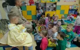 Z wizytą w świecie pszcz&oacute;ł &ndash; pasjonujące spotkanie w przedszkolu w Chybicach 7