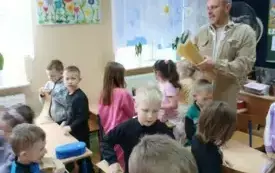 Z wizytą w świecie pszcz&oacute;ł &ndash; pasjonujące spotkanie w przedszkolu w Chybicach 28