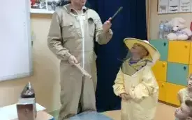 Z wizytą w świecie pszcz&oacute;ł &ndash; pasjonujące spotkanie w przedszkolu w Chybicach 32