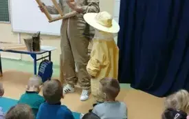 Z wizytą w świecie pszcz&oacute;ł &ndash; pasjonujące spotkanie w przedszkolu w Chybicach 36