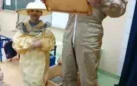 Z wizytą w świecie pszcz&oacute;ł &ndash; pasjonujące spotkanie w przedszkolu w Chybicach 37