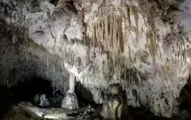 Wycieczka do Jaskini Raj i Tropikalnych Basen&oacute;w w Kielcach &ndash; niezapomniana przygoda