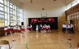 Dzień Mamy i Taty w klasach drugich&ndash; PSP Chybice 14
