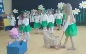 Dzień Mamy i Taty w grupach przedszkolnych w PSP w Chybicach 4