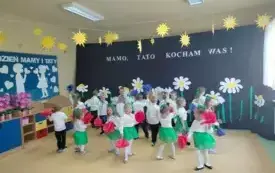 Dzień Mamy i Taty w grupach przedszkolnych w PSP w Chybicach 10