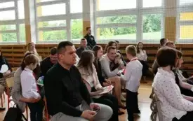 Dzień Mamy i Taty w grupach przedszkolnych w PSP w Chybicach 24