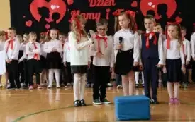 Dzień Mamy i Taty w grupach przedszkolnych w PSP w Chybicach 32