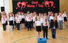 Dzień Mamy i Taty w grupach przedszkolnych w PSP w Chybicach 38