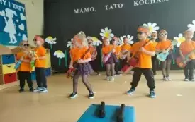 Dzień Mamy i Taty w grupach przedszkolnych w PSP w Chybicach 43
