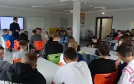 Spotkanie uczni&oacute;w PSP w Łomnie dotyczącego bezpieczeństwa w sieci 1