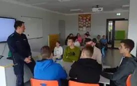 Spotkanie uczni&oacute;w PSP w Łomnie dotyczącego bezpieczeństwa w sieci 3