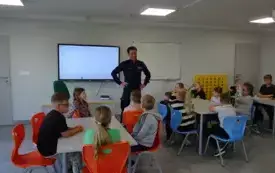 Spotkanie uczni&oacute;w PSP w Łomnie dotyczącego bezpieczeństwa w sieci 18
