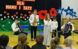 Koncert muzyczny uczni&oacute;w Państwowej Szkoły Muzycznej w PSP w Godowie 7